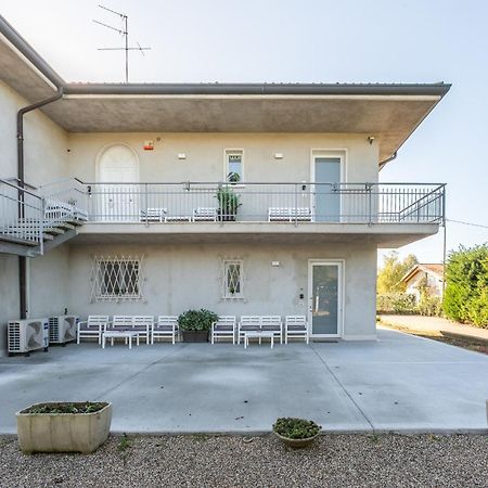 Bed Gold Apartment Castelnuovo del Garda Luaran gambar