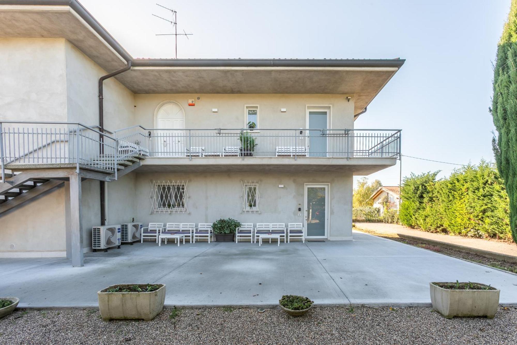 Bed Gold Apartment Castelnuovo del Garda Luaran gambar