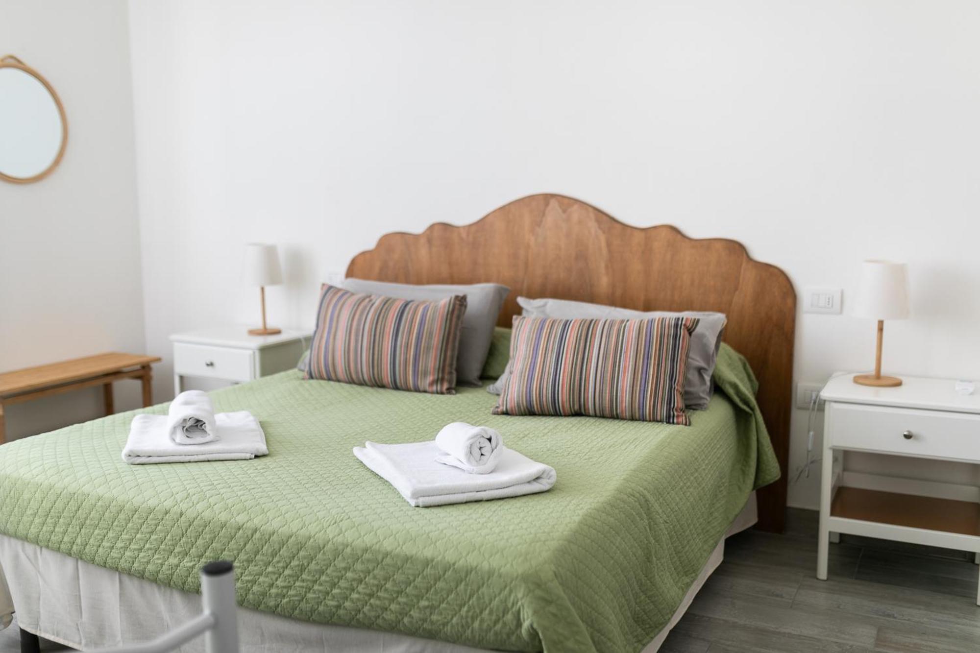 Bed Gold Apartment Castelnuovo del Garda Luaran gambar