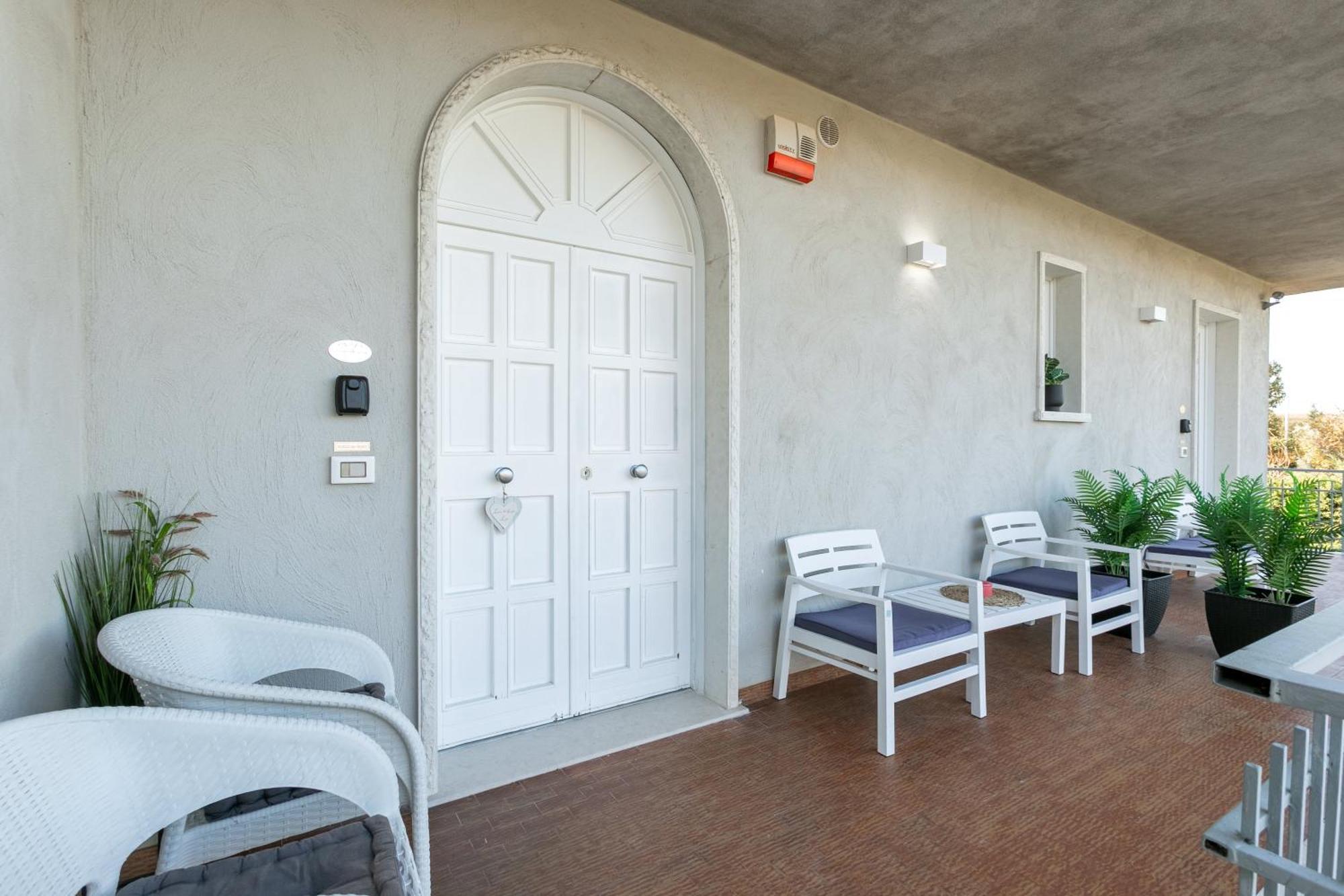 Bed Gold Apartment Castelnuovo del Garda Luaran gambar
