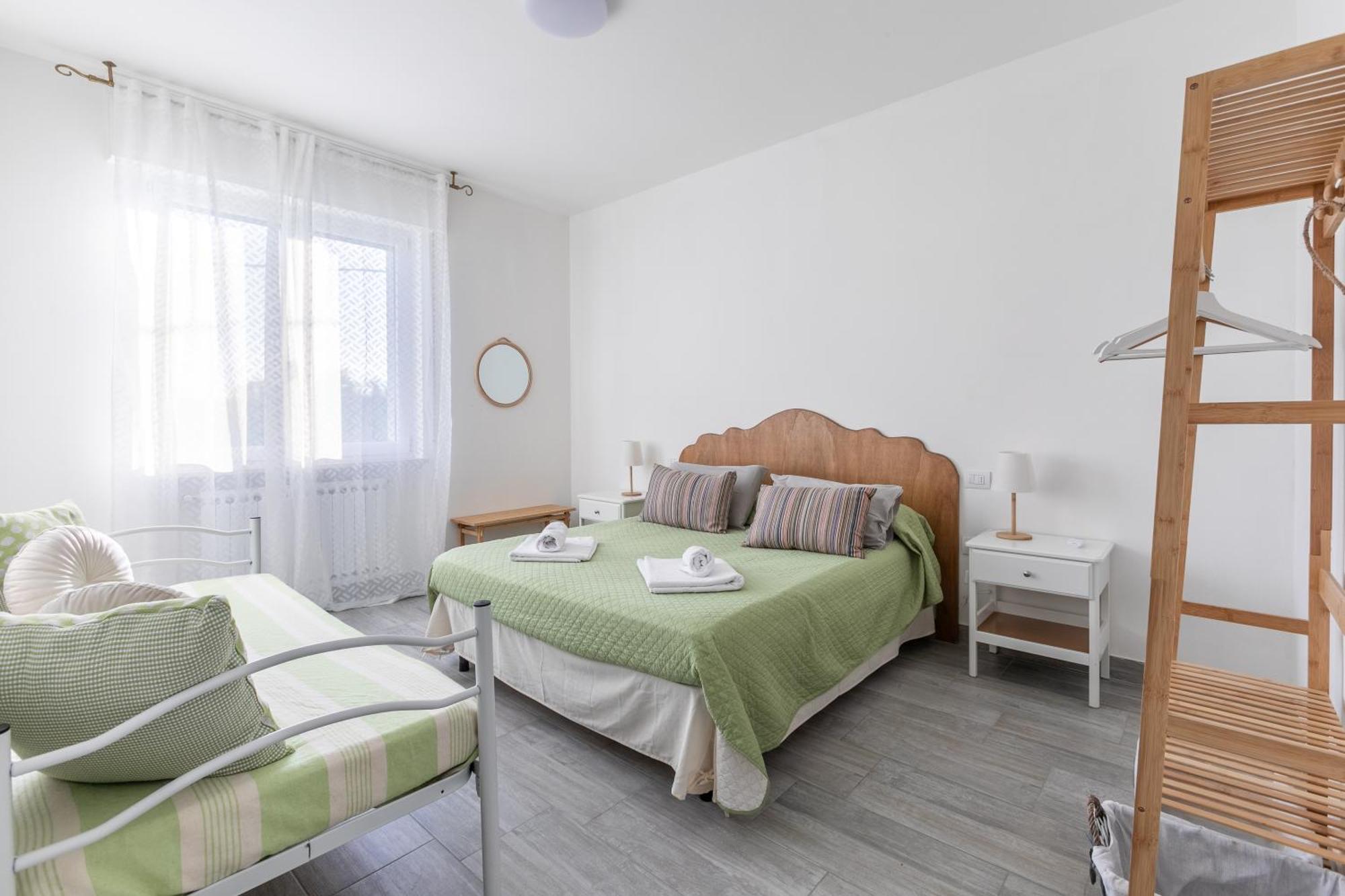 Bed Gold Apartment Castelnuovo del Garda Luaran gambar