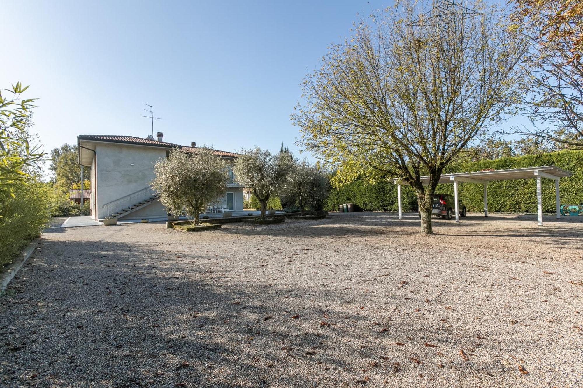 Bed Gold Apartment Castelnuovo del Garda Luaran gambar